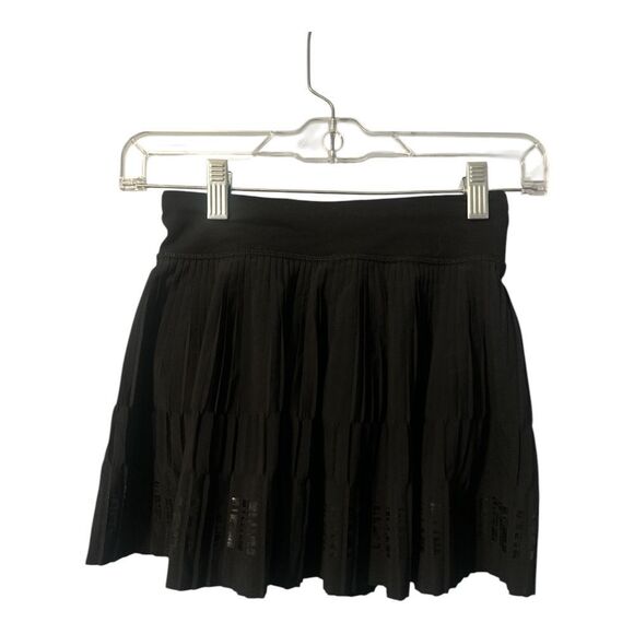 Ivivva Girls Black Wide Stride Pleated Skort, Size 8 - Picture 1 of 8
